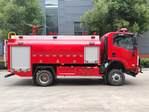 五十鈴越野4.2噸水罐消防車
