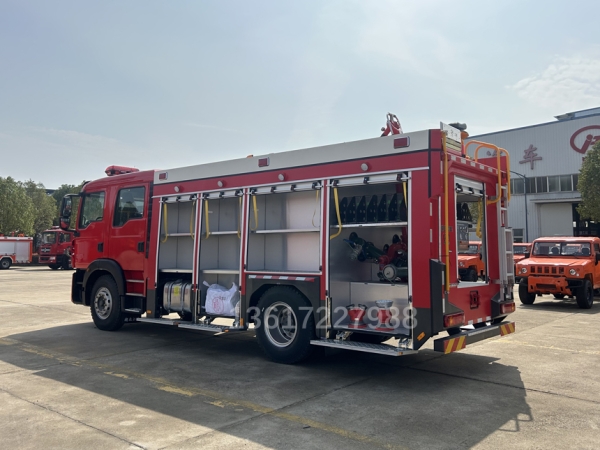 豪沃6噸泡沫消防車