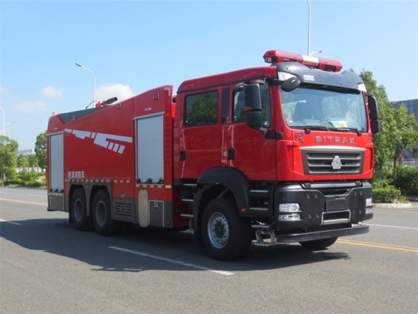 汕德卡12.8噸泡沫消防車