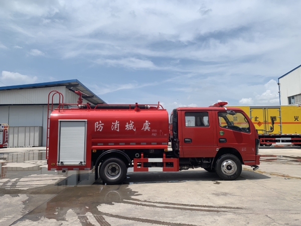 東風雙排森林消防車