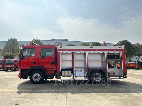 豪沃6噸泡沫消防車