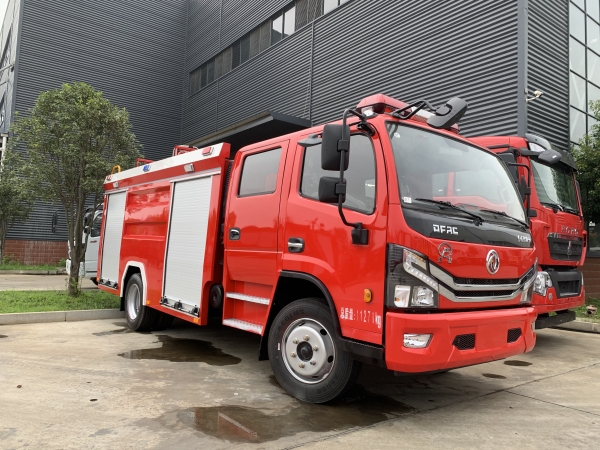 東風5噸水罐消防車