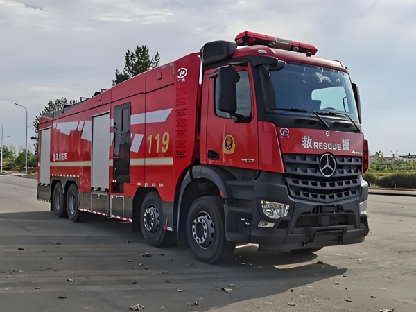 奔馳18噸泡沫消防車